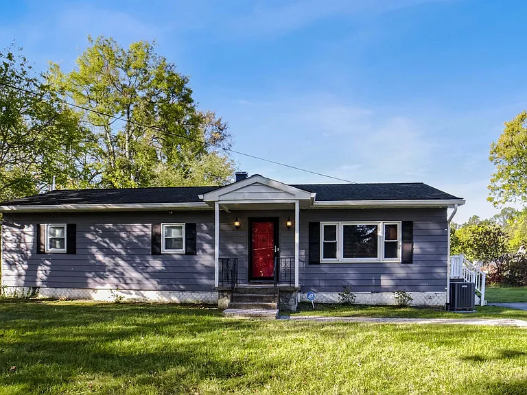 5209 W Maple Shade Ln — Photo 1