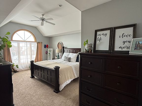 3rd image of 119 Ashwood Ln