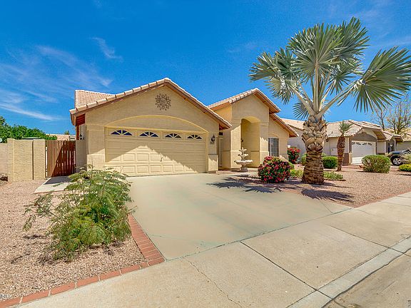 2nd image of 1472 E Linda Ln