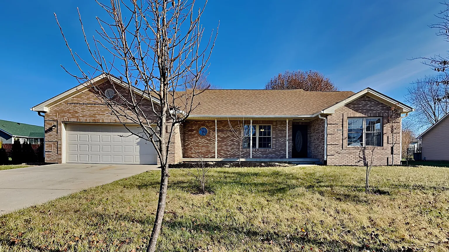 203 Eastview Dr photo 1