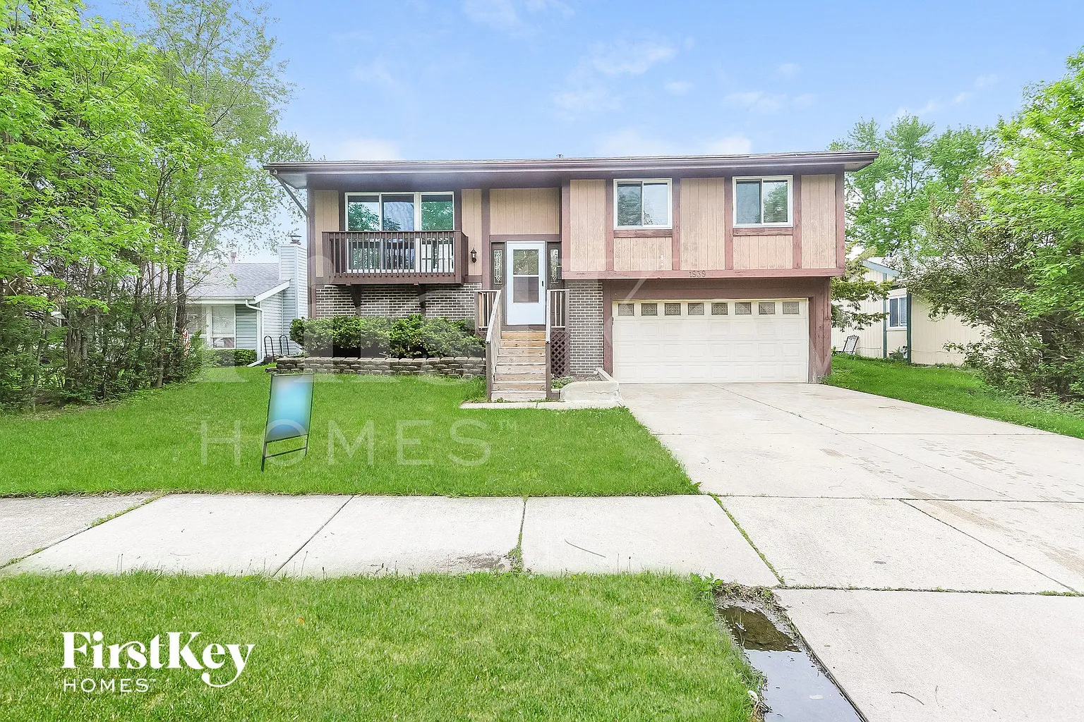 1939 Ashwood Ln photo 1
