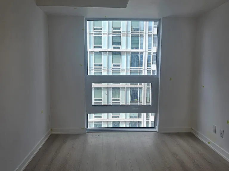 100 Queen St E #1712 — Photo 6