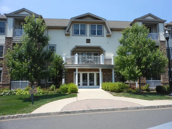 460 Victoria Dr, Bridgewater, NJ 08807