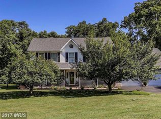 17 Bradford Ct, Falling Waters, WV 25419