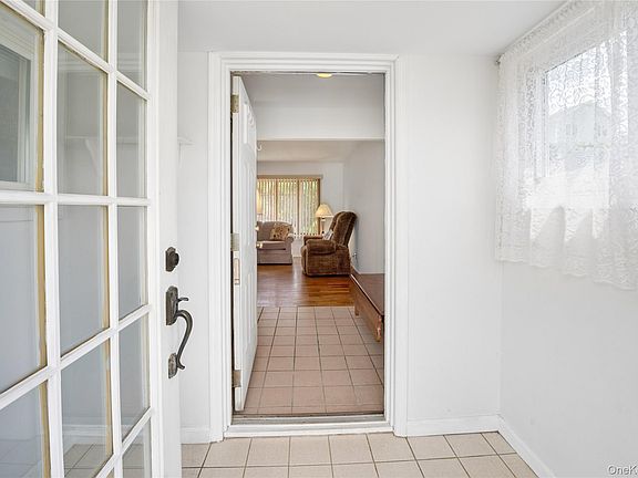 4th image of 50 Hazelton Road