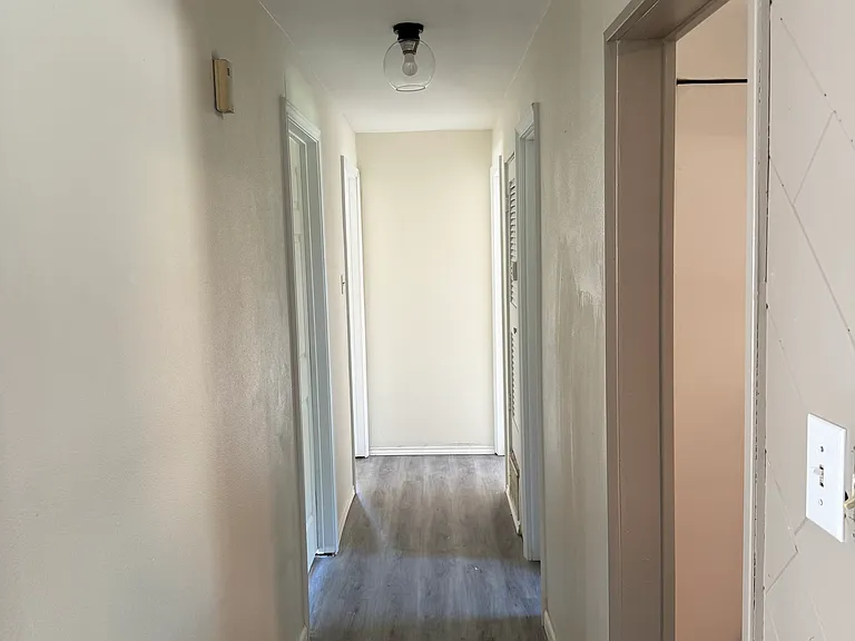 8025 Laura St — Photo 9