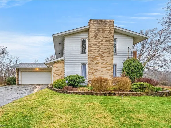 6773 Hatches Corners Rd, Conneaut, OH 44030