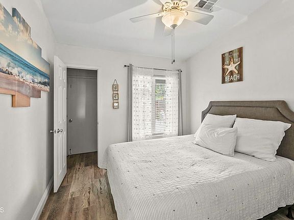 4th image of 2754 Walker Ave