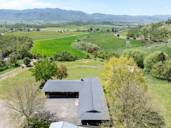 3555 Payne Rd, Medford, OR 97504