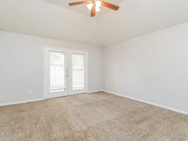 12119 Bowsman Dr — Photo 9
