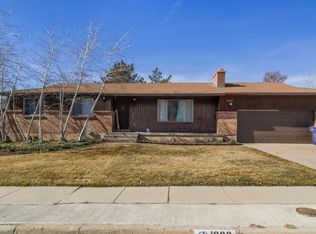 1033 N Oakridge Dr, Layton, UT 84040