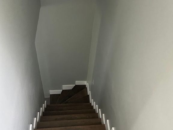 5th image of 4667 Eastlawn St