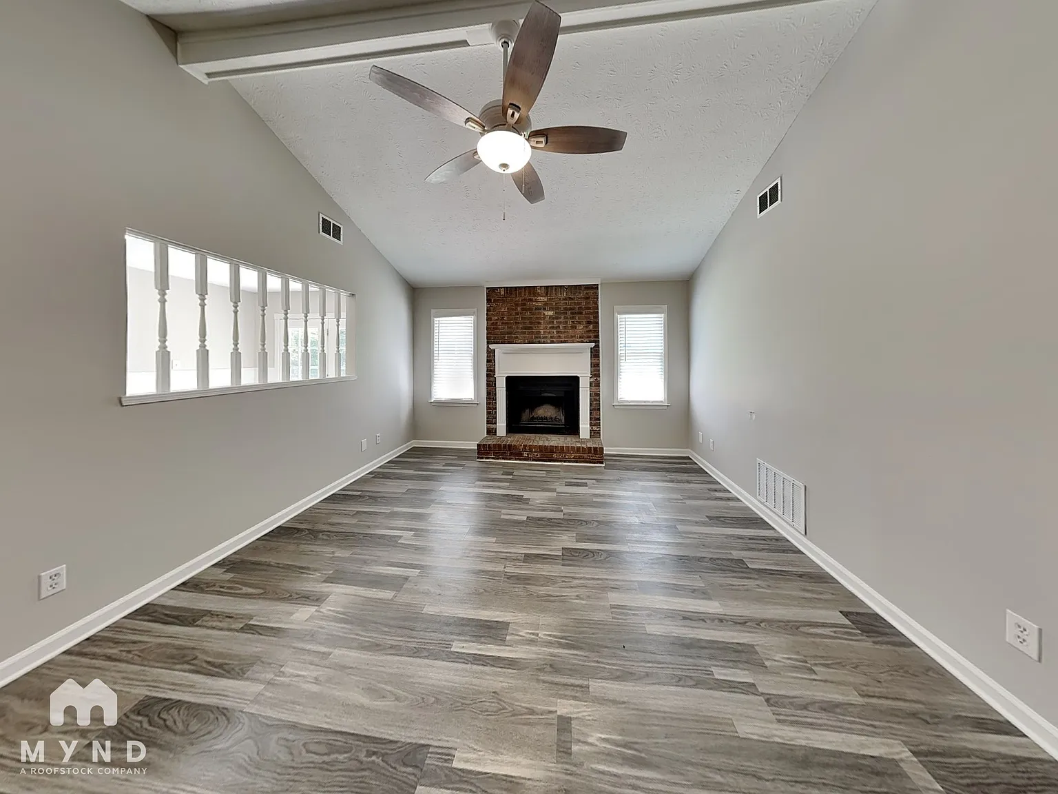 3 bed, 2.0 bath, 1353 sqft, $1,695 — Photo 2