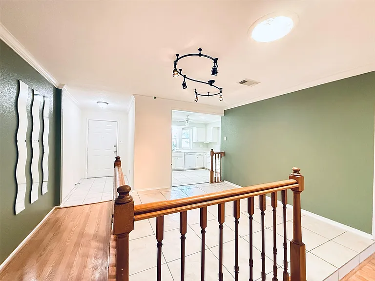 16439 Hickory Knoll Dr — Photo 4