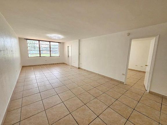 2nd image of 440 NE 195th St #102