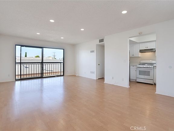 4th image of 814 E Windsor Rd APT 208
