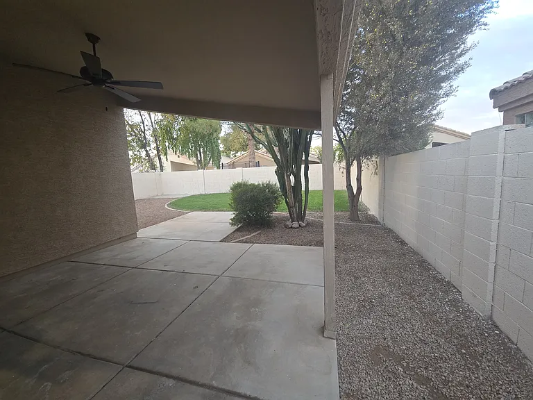 1736 E Palomino Dr — Photo 8