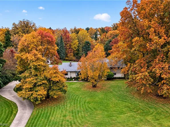 7805 Spring Lake Ln, Canfield, OH 44406