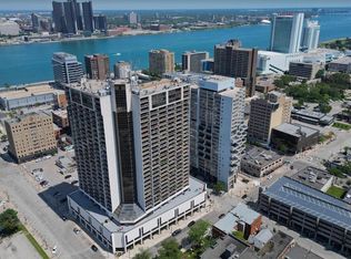 150 Park St W #1003, Windsor, ON N9A 7A2