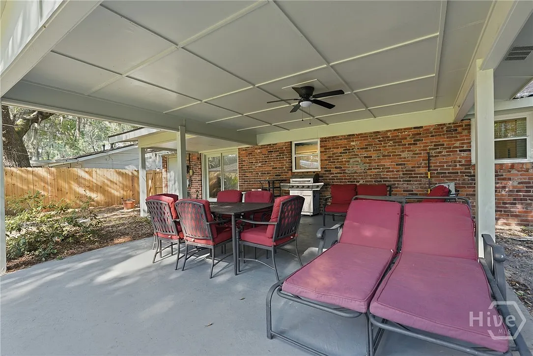 3 bed, 2.0 bath, 1450 sqft, $2,850 — Photo 4