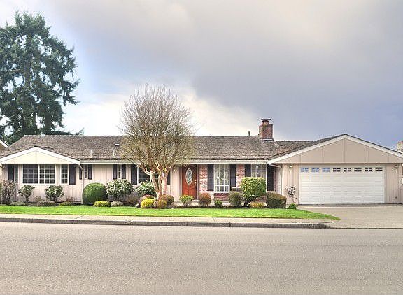 Level Lot, Entry, Driveway and Street.