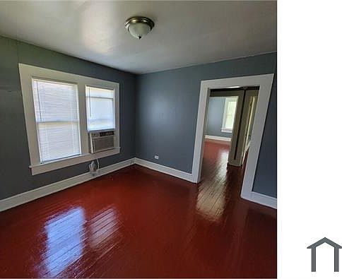 2nd image of 2609 Murray St