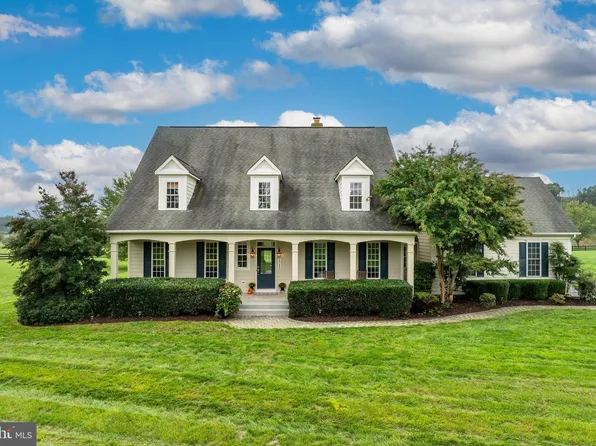 13195 Forest Green Ln, Lovettsville, VA 20180