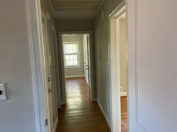 4th image of 1732 Monroe Dr NE #Upstairs