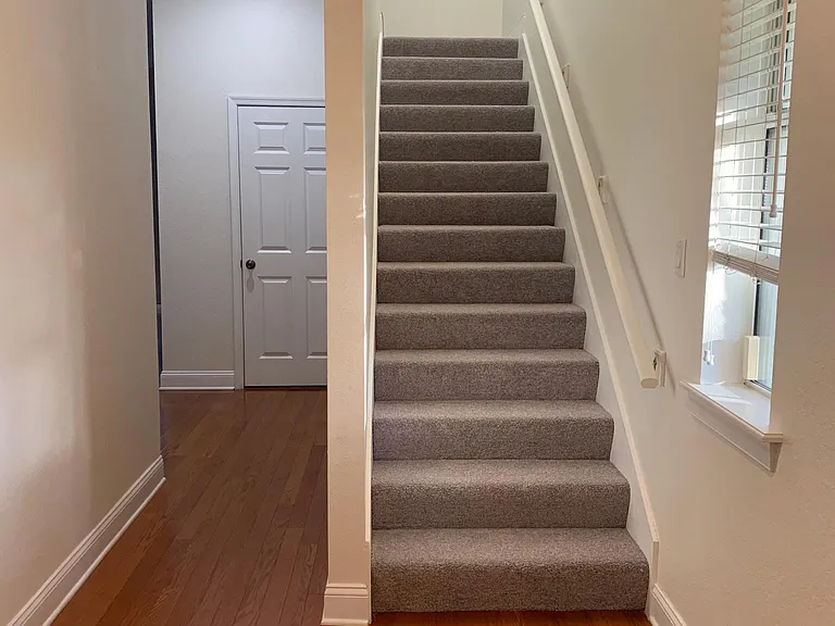 Foyer walking in from front door