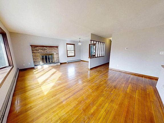 5th image of 653 Buckshutem Rd