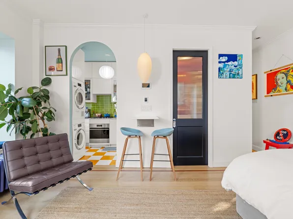 191 Clinton Street image 3 of 30