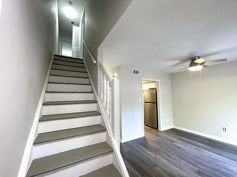 6340 Holcomb Way #A — Photo 2
