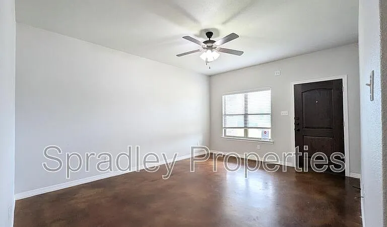 205B Sparrow Cv — Photo 2