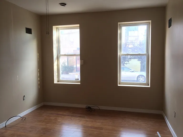 2005 Fitzwater St #1 — Photo 4