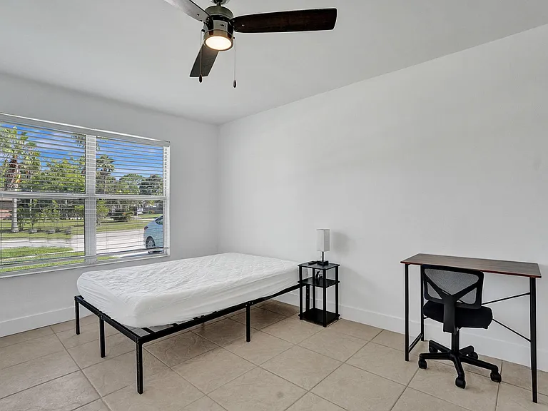 NE Solida Cir — Photo 6