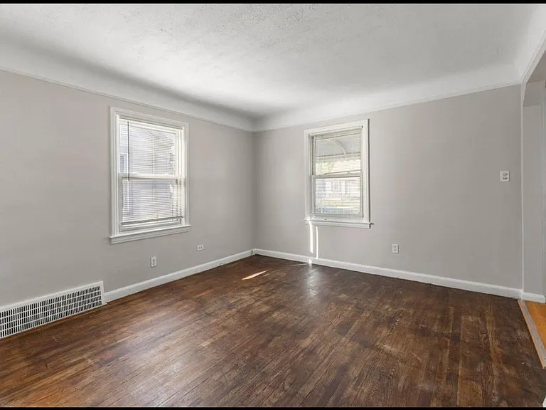 3511 Monroe St — Photo 5