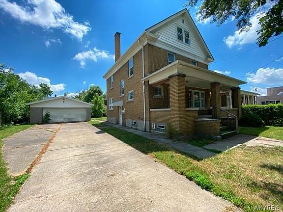 2nd image of 1921 Forest Ave
