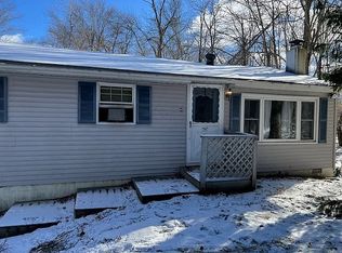 172 Tepee Dr, Pocono Lake, PA