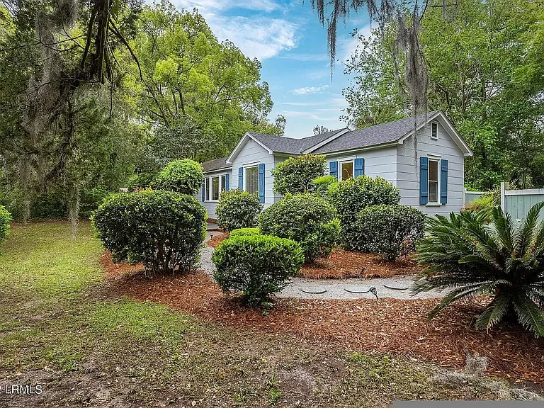 794 Ribaut Rd — Photo 10