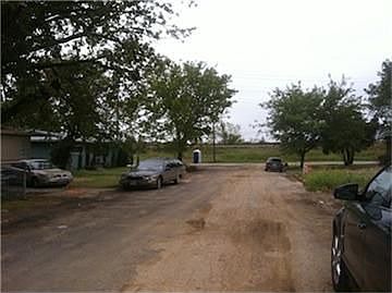2nd image of 1024 Osborne Ln