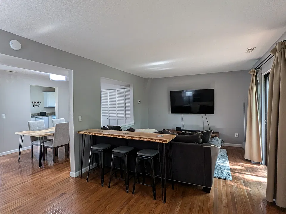 500 Darling St #20A