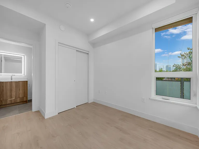 6479 Selma Ave #207 — Photo 17