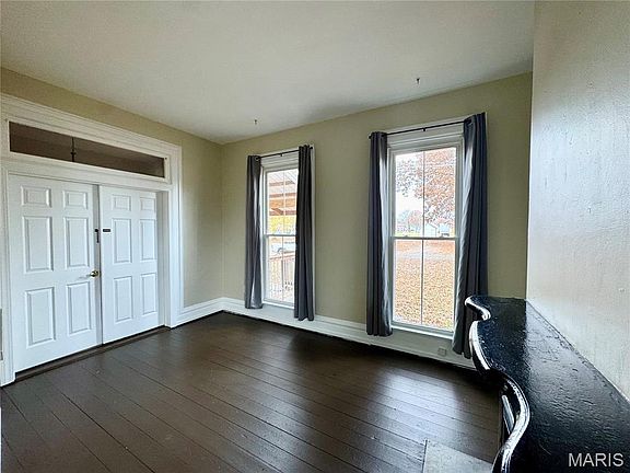 4th image of 209 N Humboldt St #2