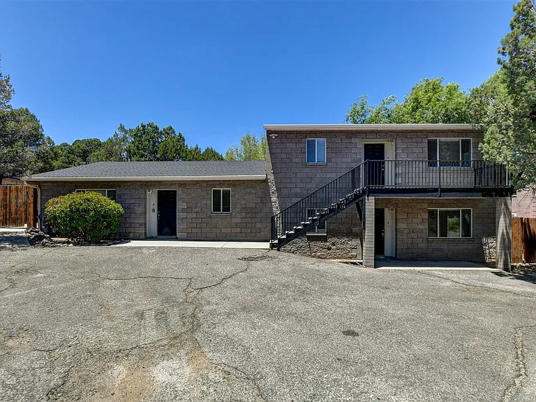 114 Bradshaw Dr — Photo 16