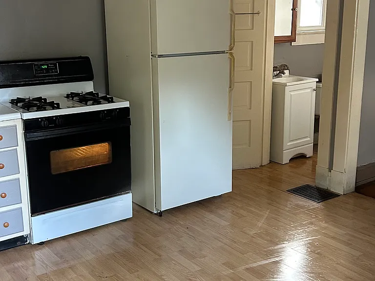 1017 Beech Ave #5 — Photo 2
