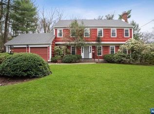 8 Inness Rd, Tenafly, NJ 07670