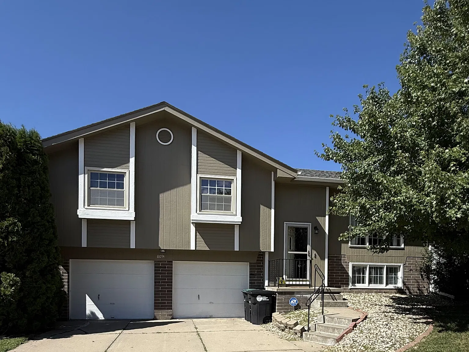 3 bed, 1539 sqft, $1,995 — Photo 1