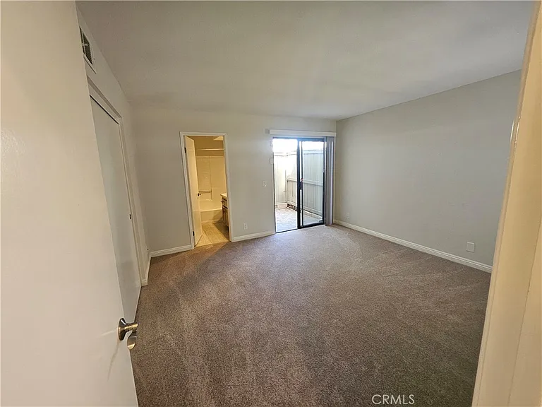 2336 Elden Ave #M — Photo 9