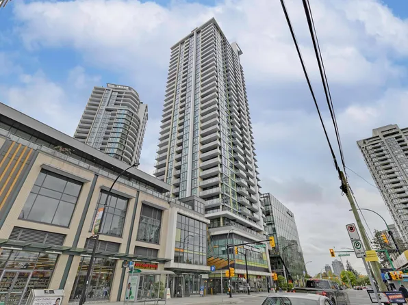 7358 Edmonds St #2211, Burnaby, BC V3N 0H1