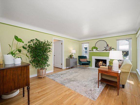 4th image of 3524 W Walton Ave